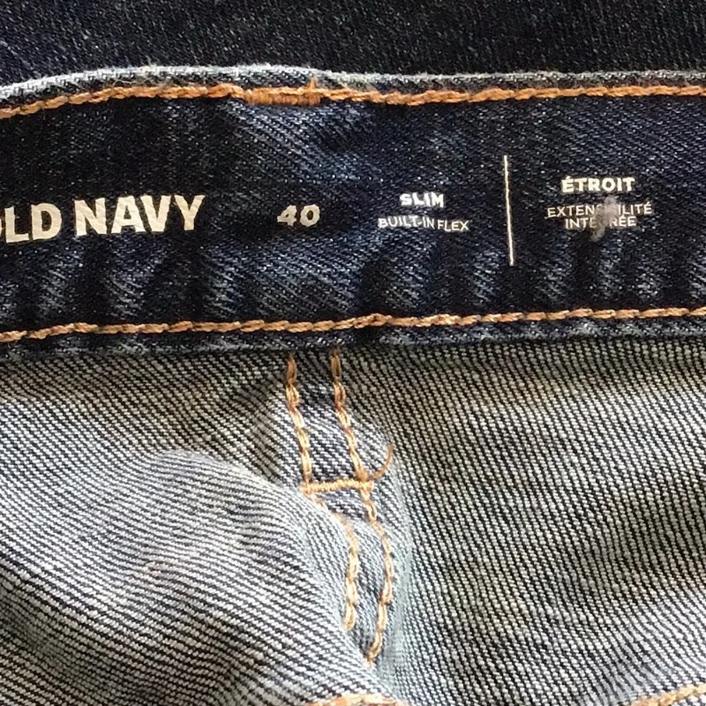 Slim Built-In Flex Cut-Off Jean Shorts - Picture 4 of 7